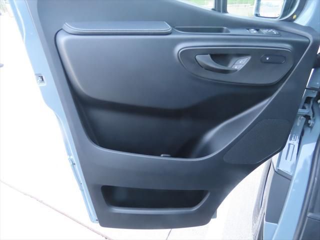 Thumbnail: 2025 Mercedes-Benz Sprinter - 23