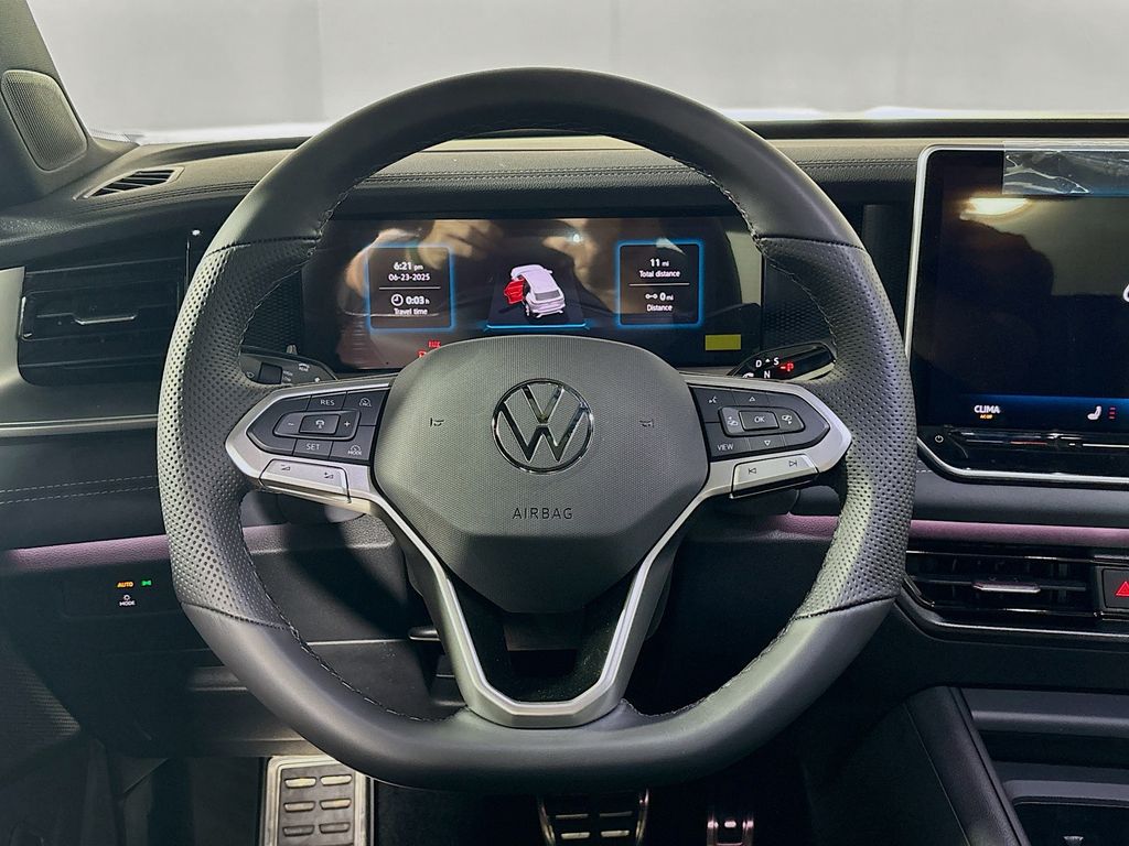 2025 Volkswagen Tiguan 2.0T SE R-Line Black