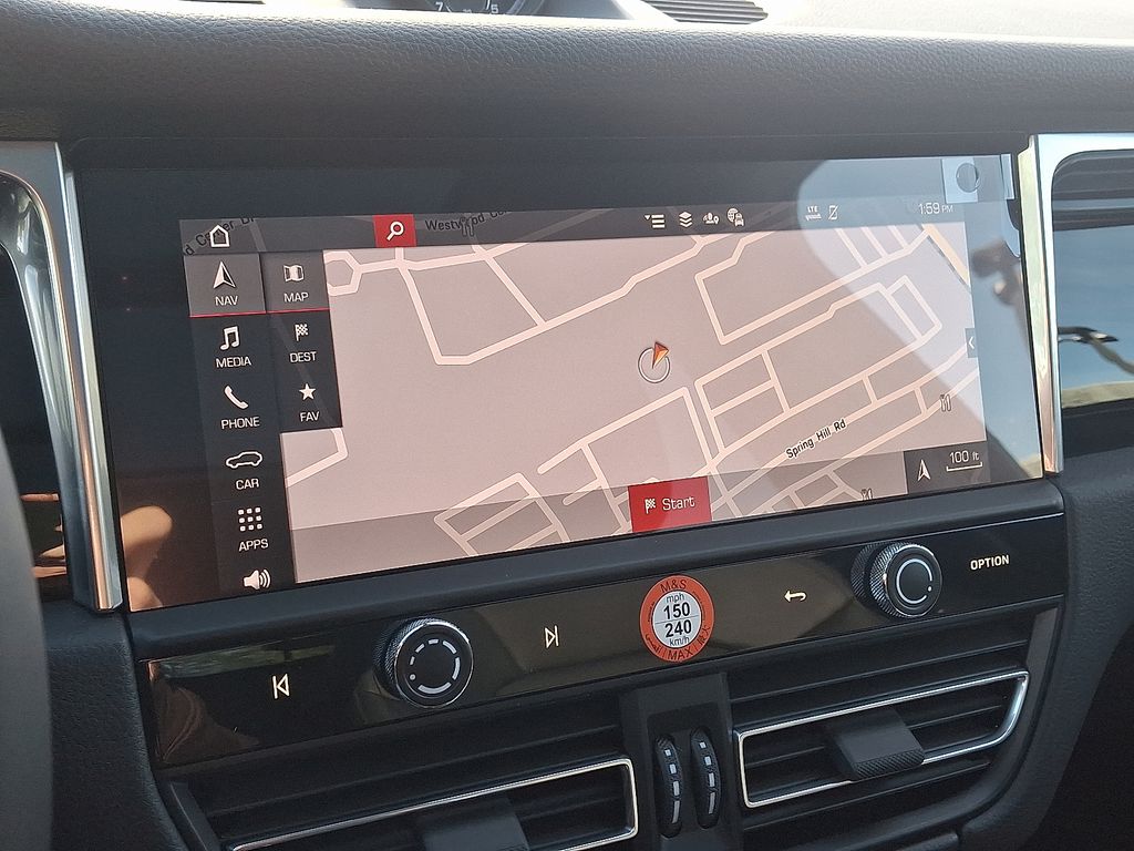 Thumbnail: 2026 Porsche Macan - 20