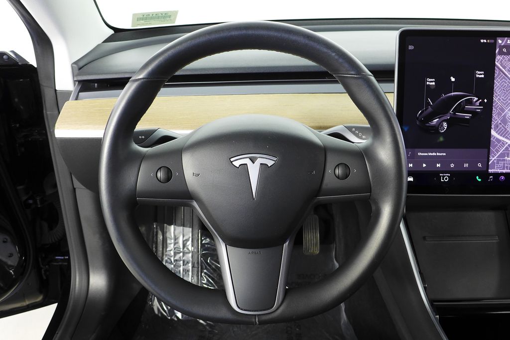 Thumbnail: 2018 Tesla Model 3 - 27