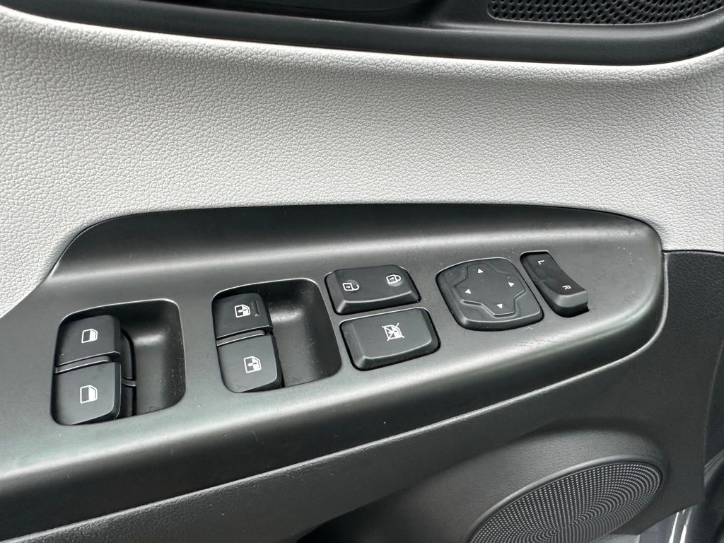 Used 2023 GRAY Hyundai SEL image 13
