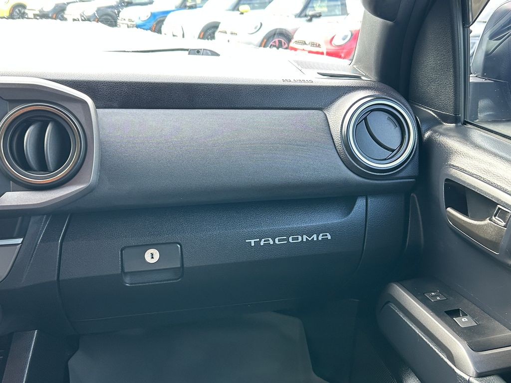 Thumbnail: 2020 Toyota Tacoma - 25