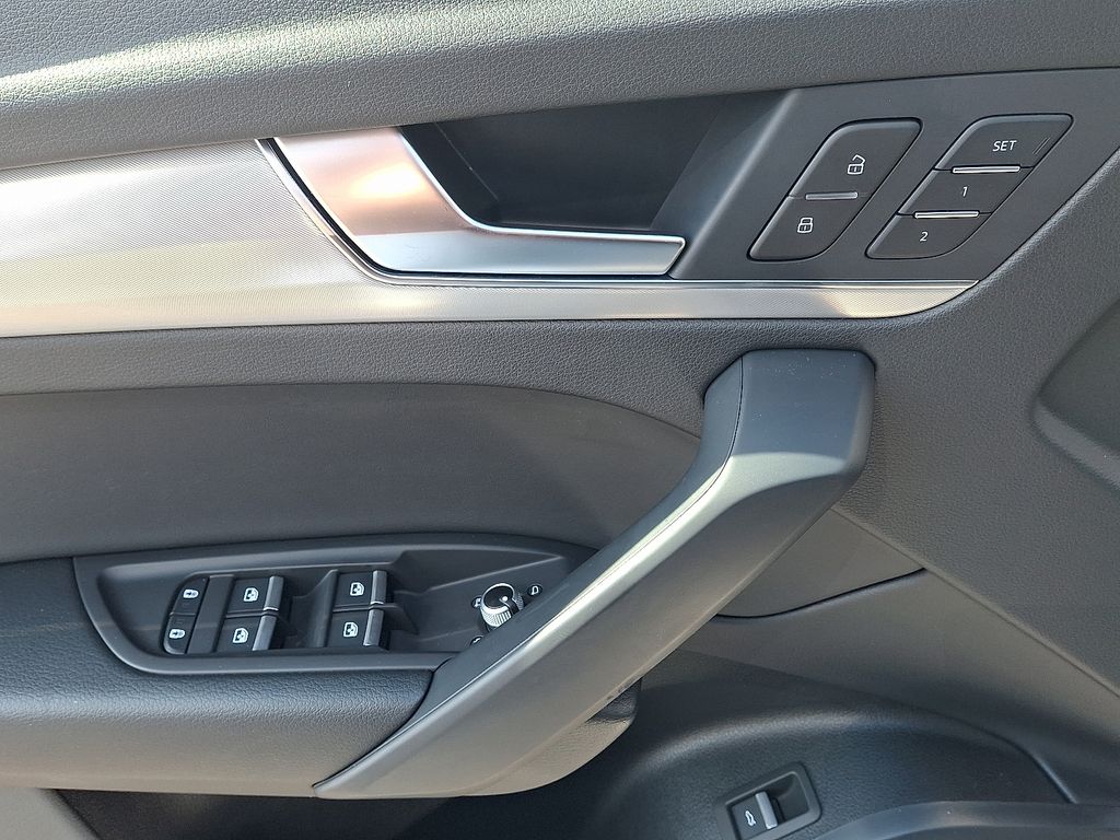 Thumbnail: 2025 Audi Q5 - 12