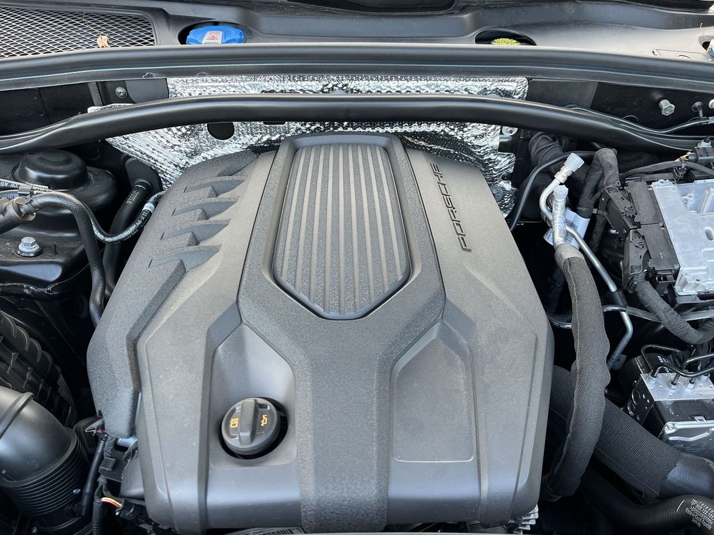 Thumbnail: 2024 Porsche Macan - 23