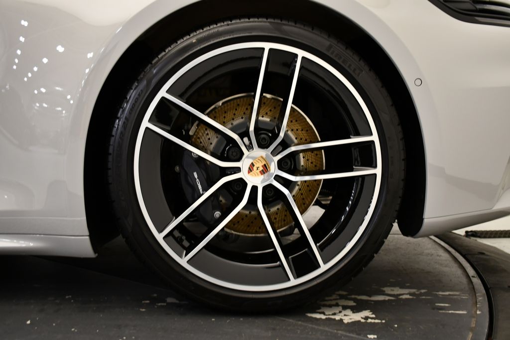2026 Porsche 911 - Photo 17
