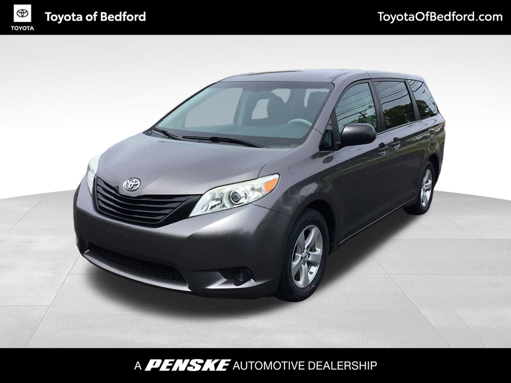 2014 Toyota Sienna SE -
                Bedford, OH