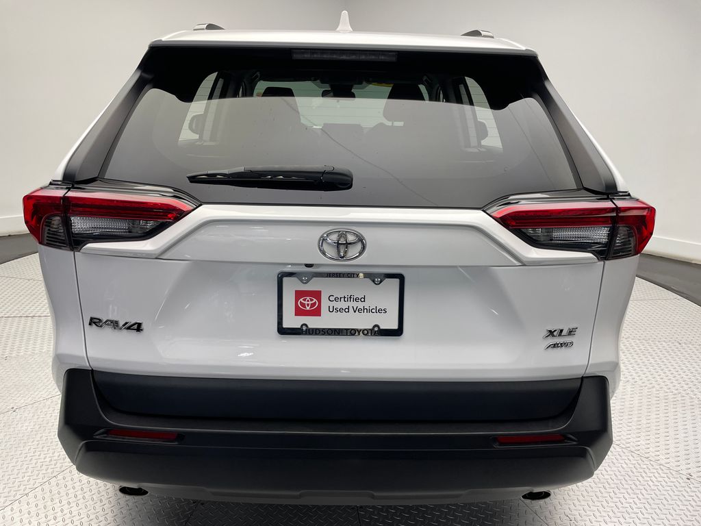 2022 Toyota RAV4 XLE 6