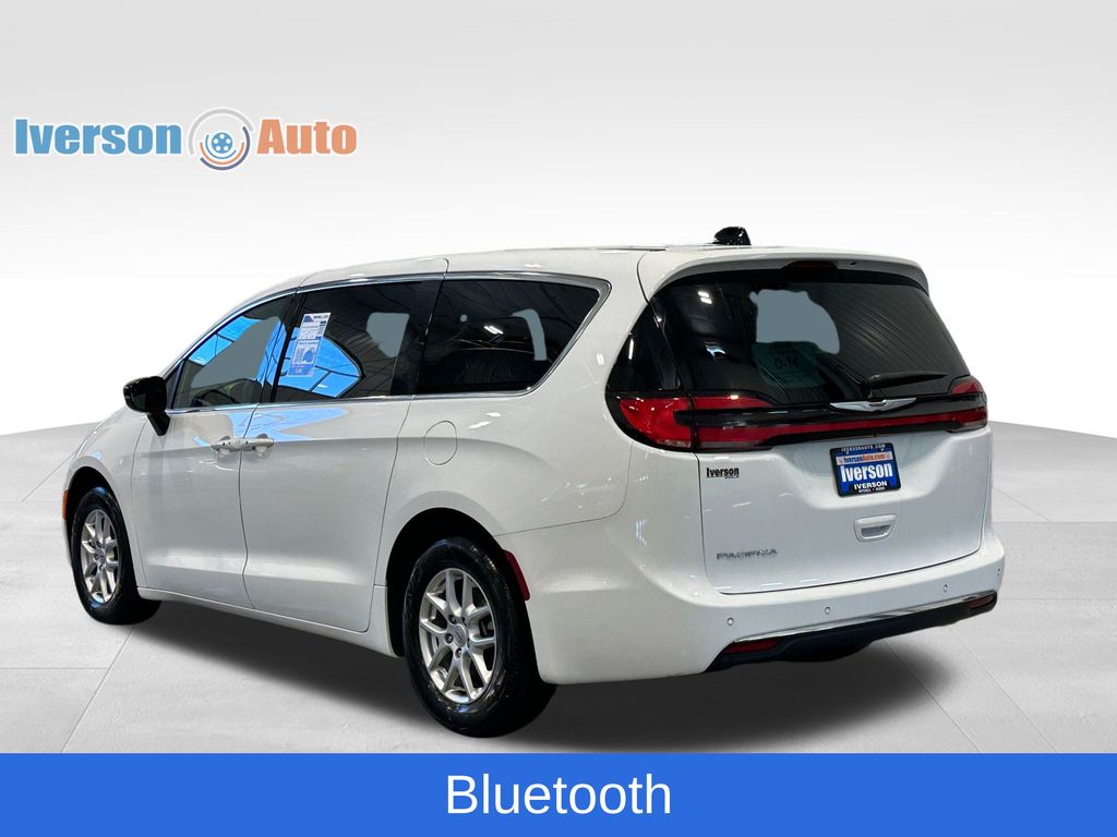 View vehicle photo 7
