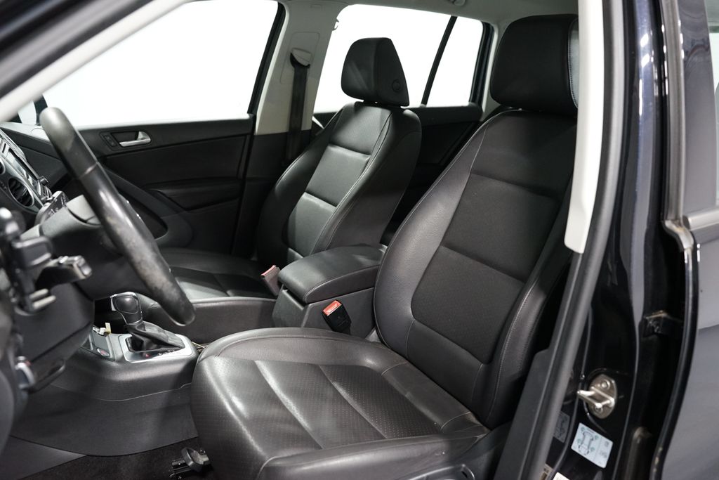Thumbnail: 2017 Volkswagen Tiguan - 6