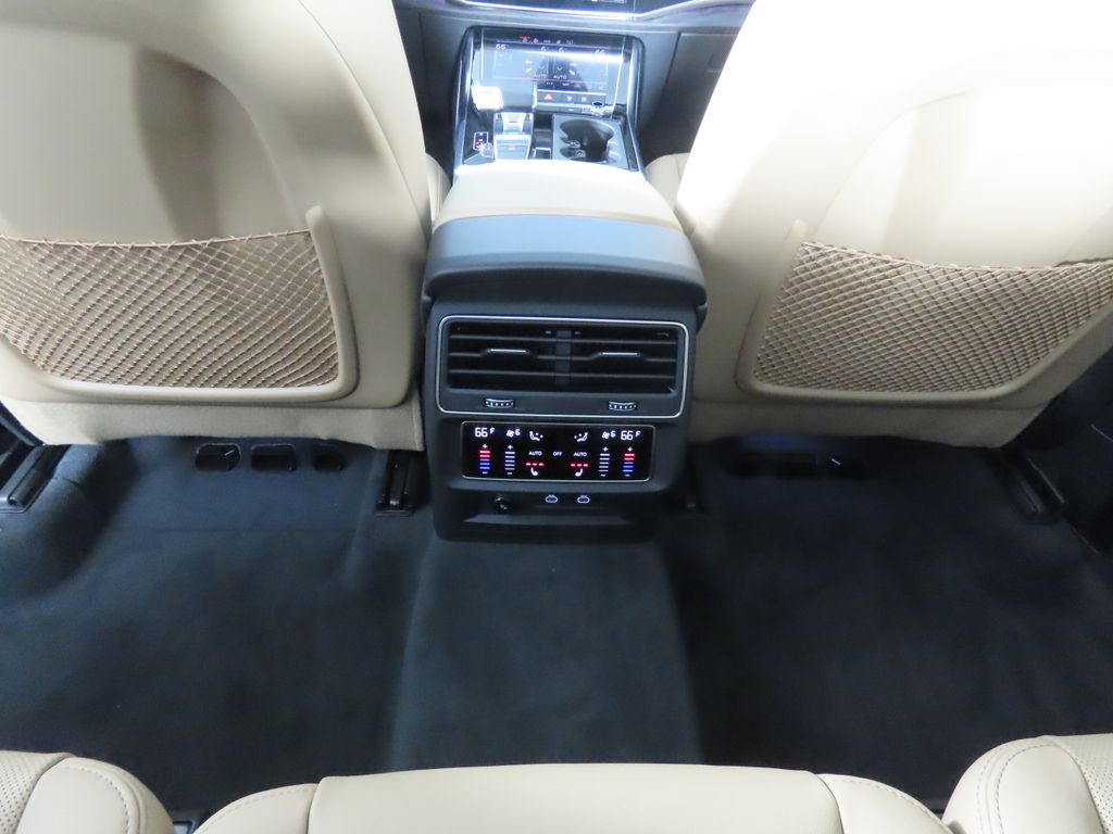 Thumbnail: 2026 Audi Q7 - 25