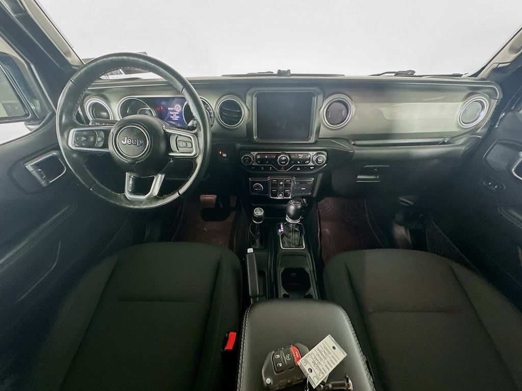Used 2022 Black Jeep Unlimited Sahara image 10