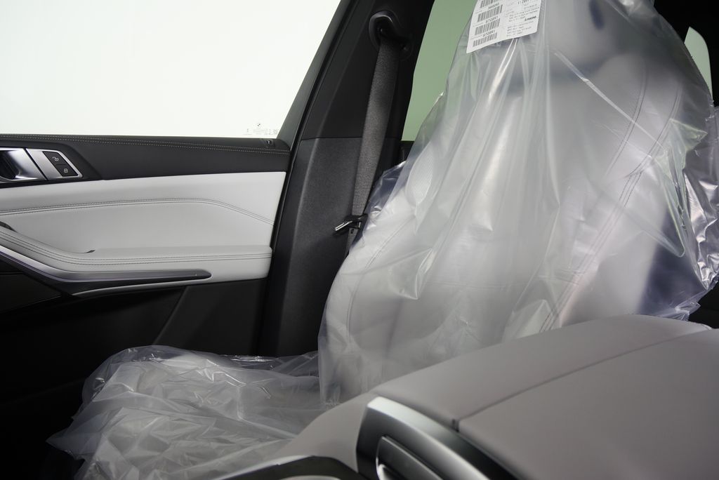 Thumbnail: 2026 BMW X5 - 22