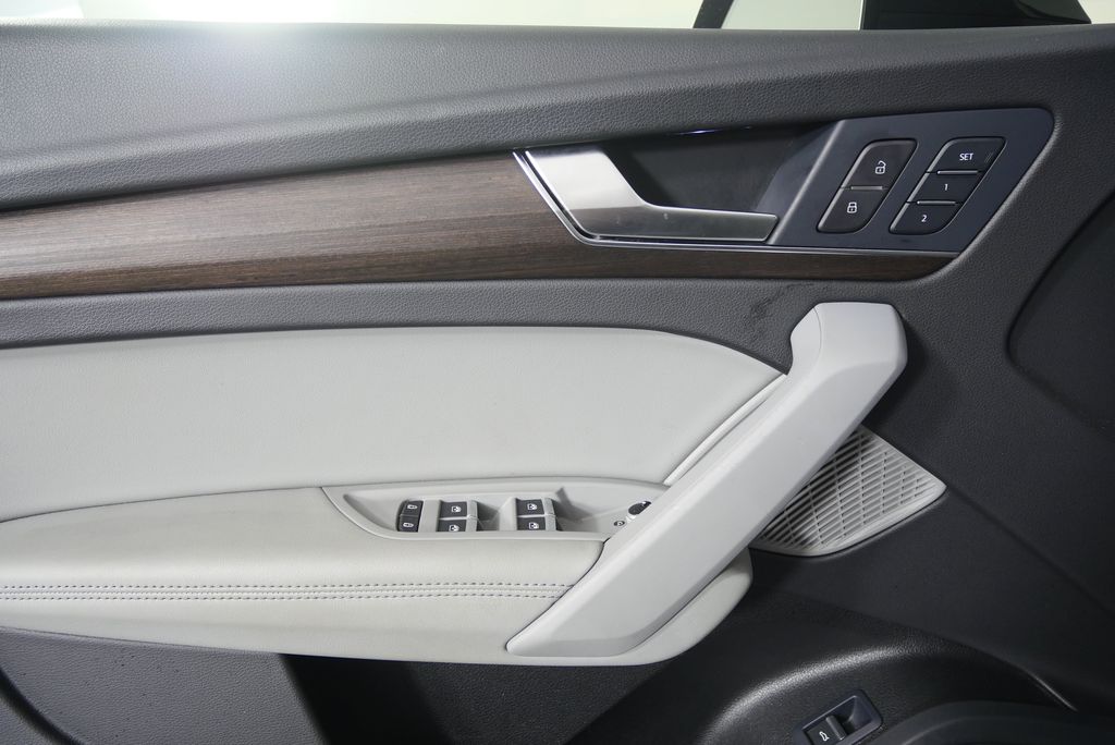 Thumbnail: 2021 Audi Q5 - 8
