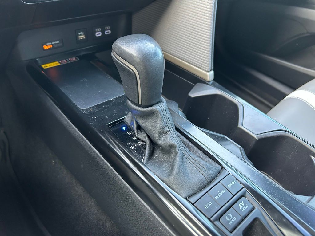 Thumbnail: 2025 Toyota Camry - 27