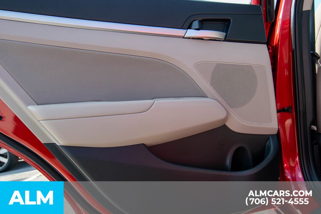 2020 Hyundai Elantra Value Edition photo 15