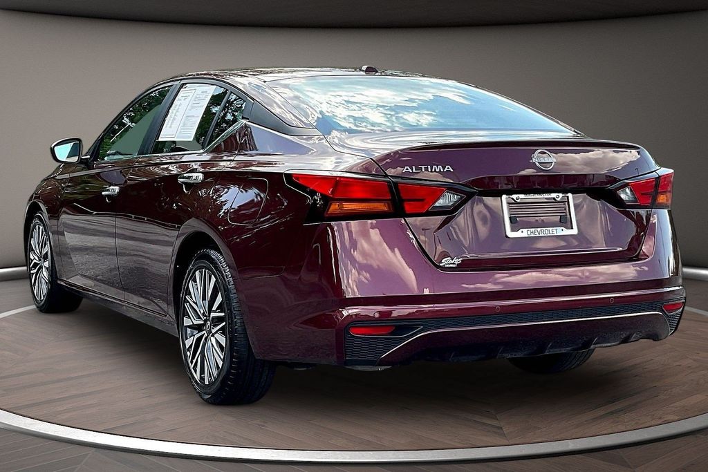 Used 2025 Nissan Altima Sedan