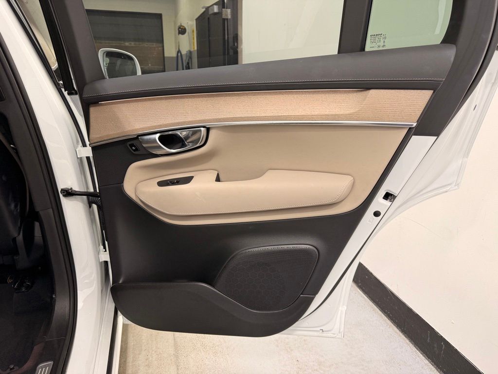 Thumbnail: 2026 Volvo XC90 - 24