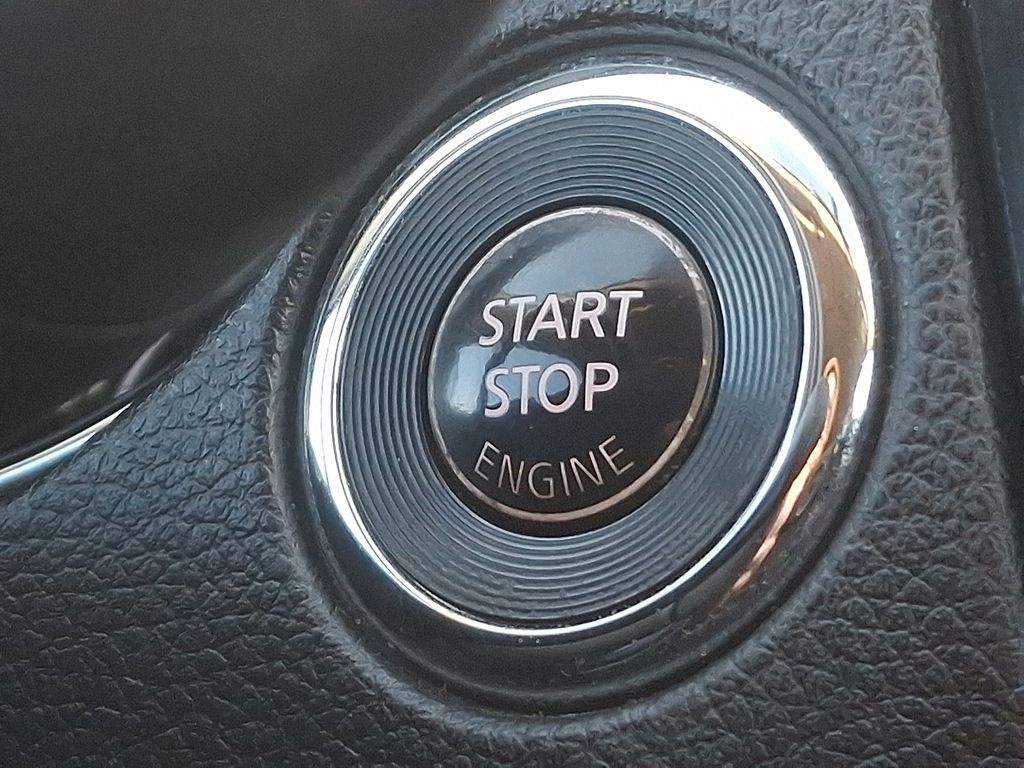 Thumbnail: 2016 Nissan Rogue - 24