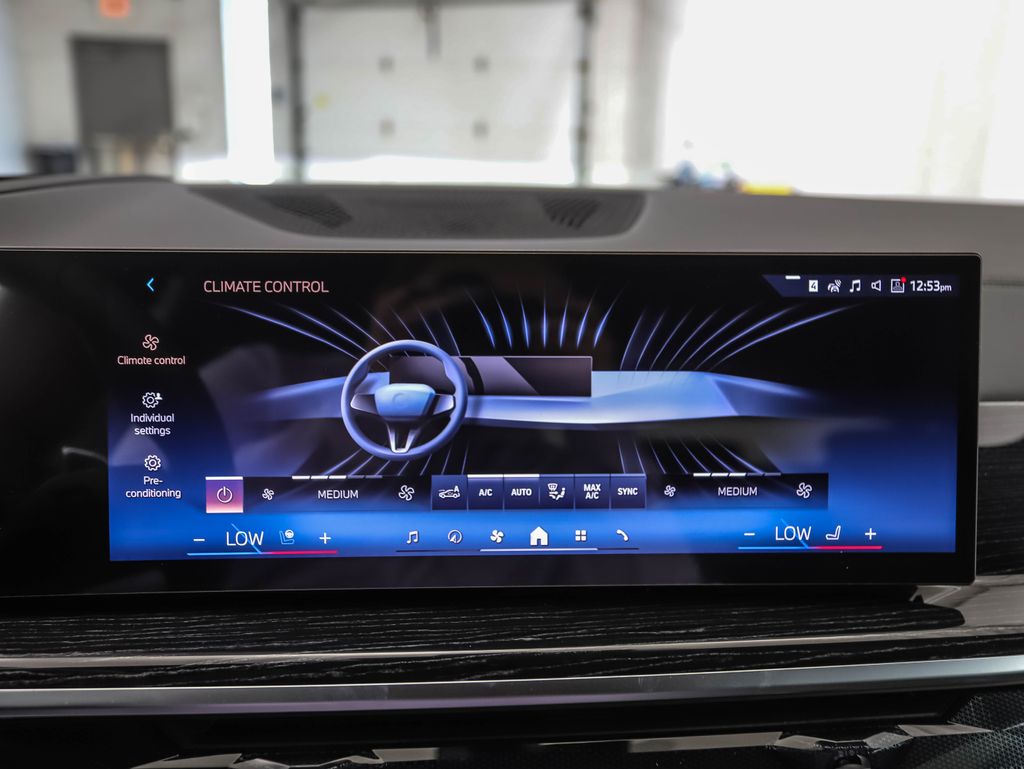 Thumbnail: 2026 BMW X5 - 18