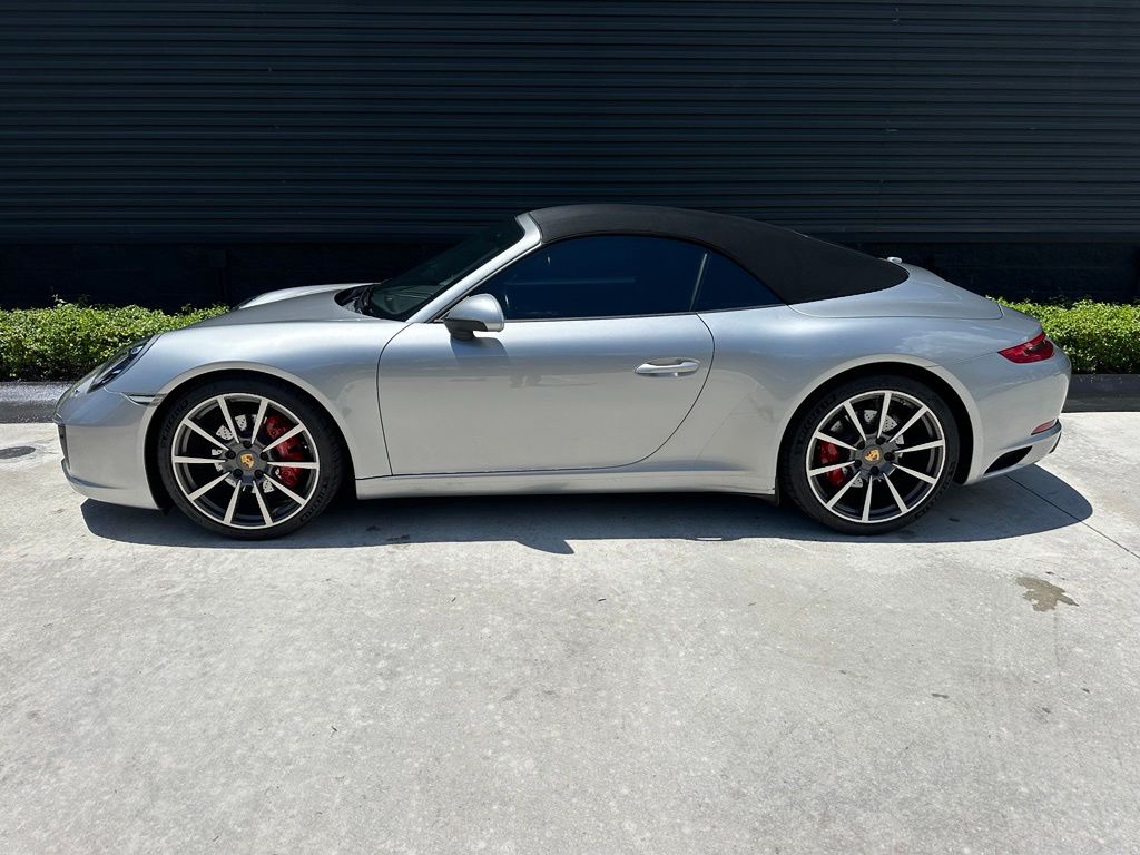Thumbnail: 2017 Porsche 911 - 2