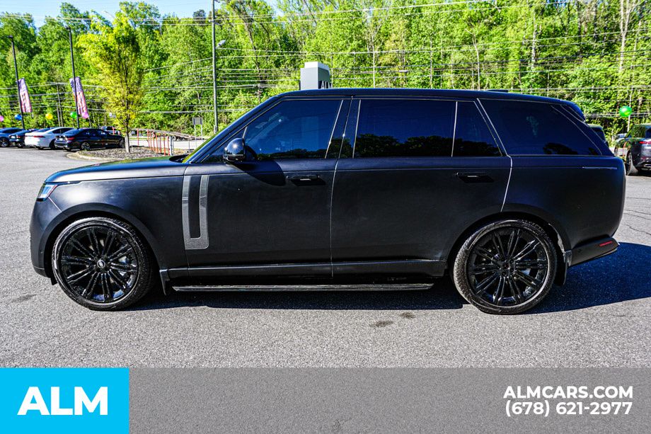 Used 2024 Black Land Rover SE image 7