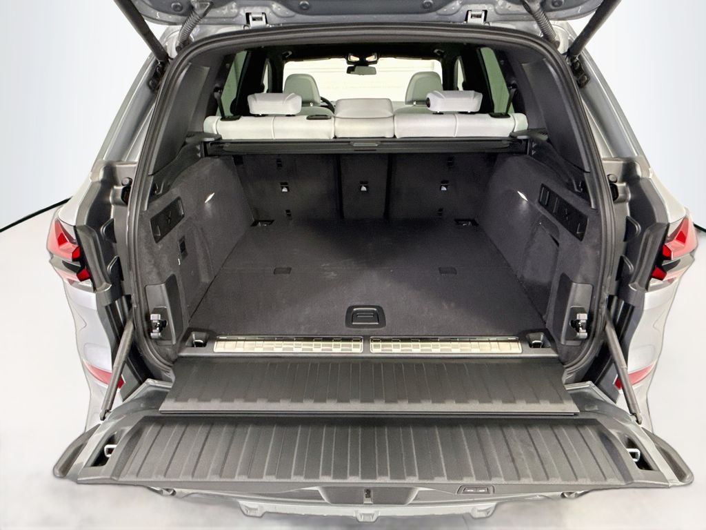 Thumbnail: 2026 BMW X5 - 27