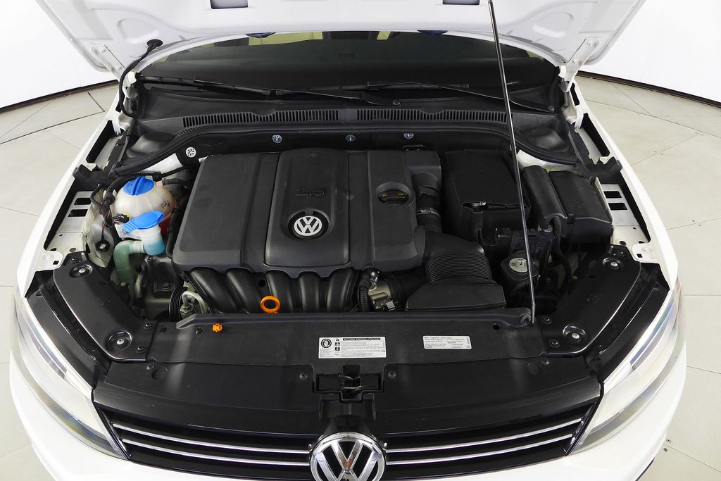 Thumbnail: 2013 Volkswagen Jetta - 6