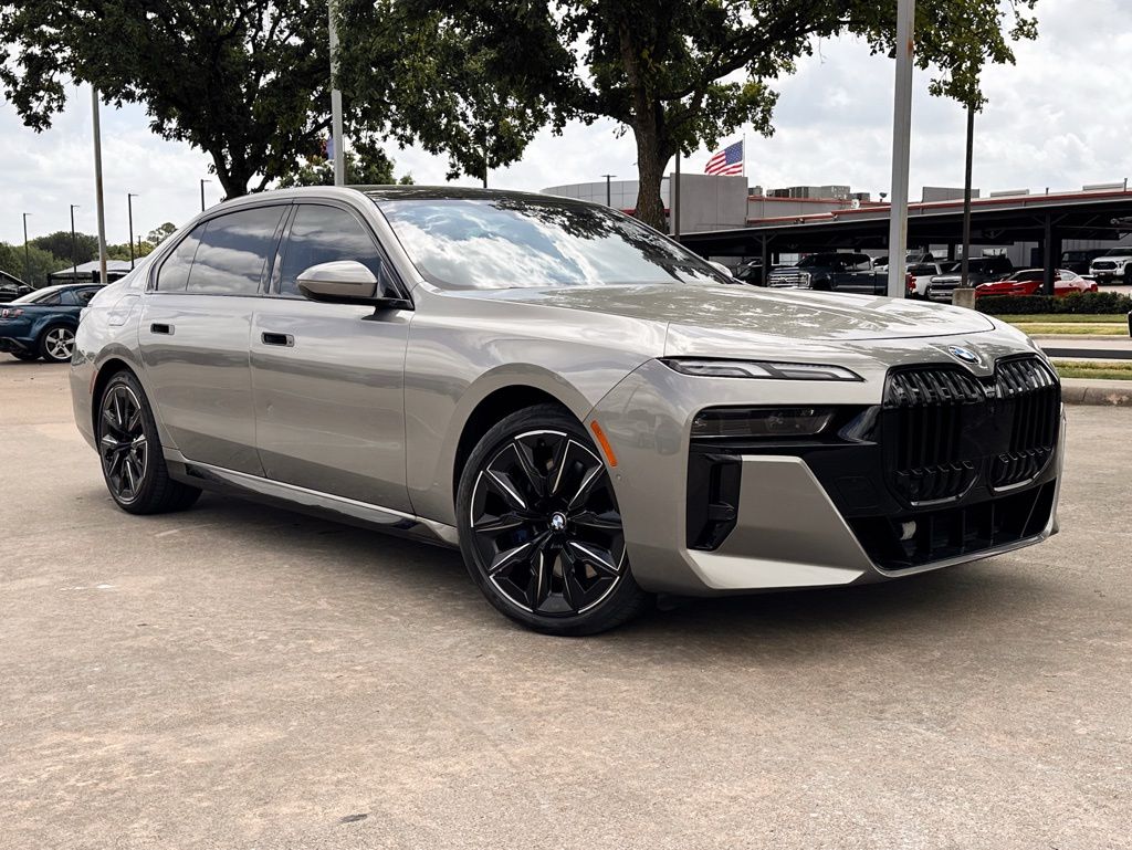 Oxide Gray Metallic 2024 BMW 7 Series 740i RWD Sedan Rear-Wheel Drive 8-Speed Automatic