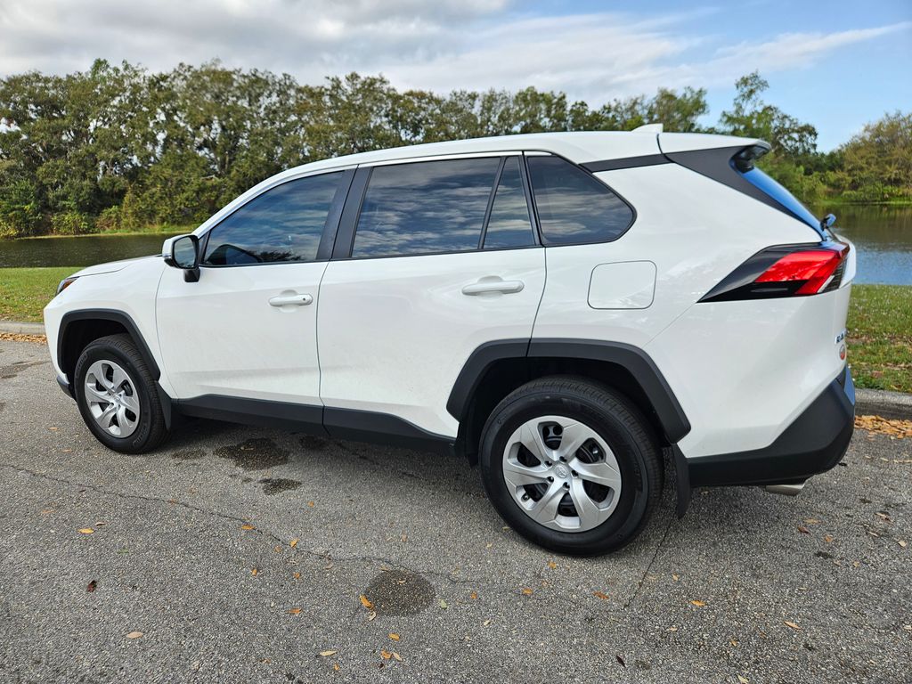 2024 Toyota RAV4 LE 3