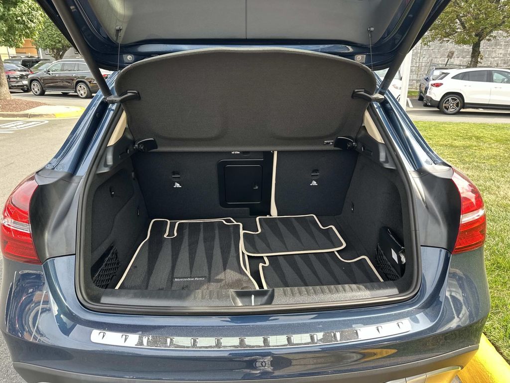 Thumbnail: 2020 Mercedes-Benz GLA - 27