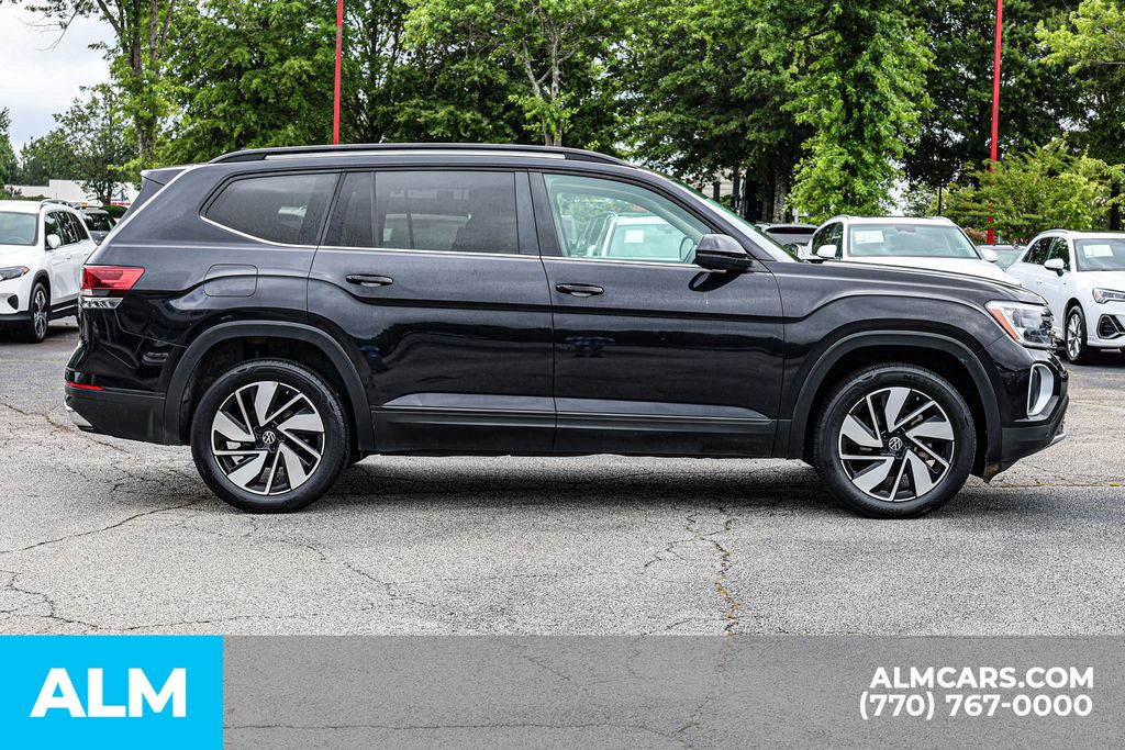 Used 2024 Black Volkswagen 2.0T SE w/Technology image 9