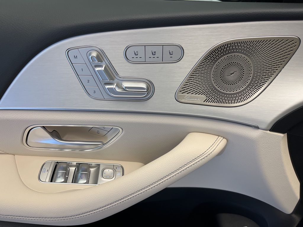 Thumbnail: 2026 Mercedes-Benz GLS - 12