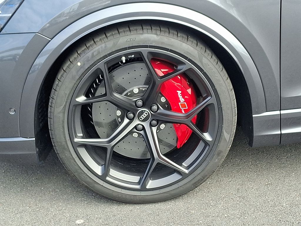 Thumbnail: 2026 Audi RS Q8 - 5