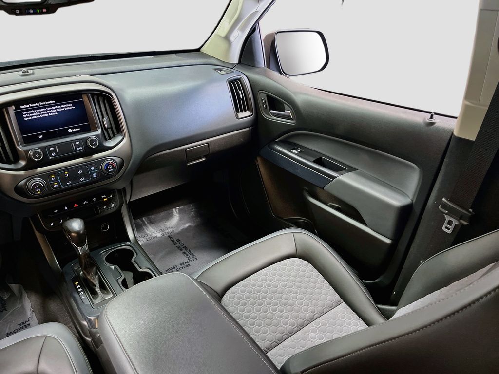 Used 2022 Black Chevrolet Z71 image 23