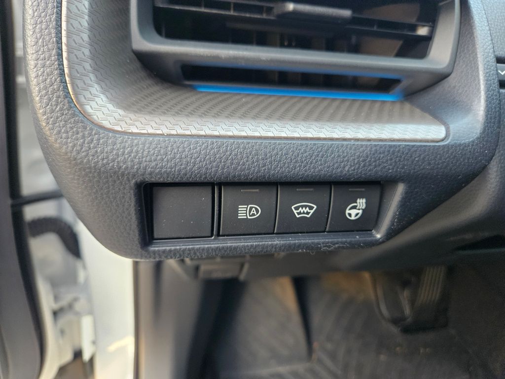 2025 Toyota Prius Limited 17