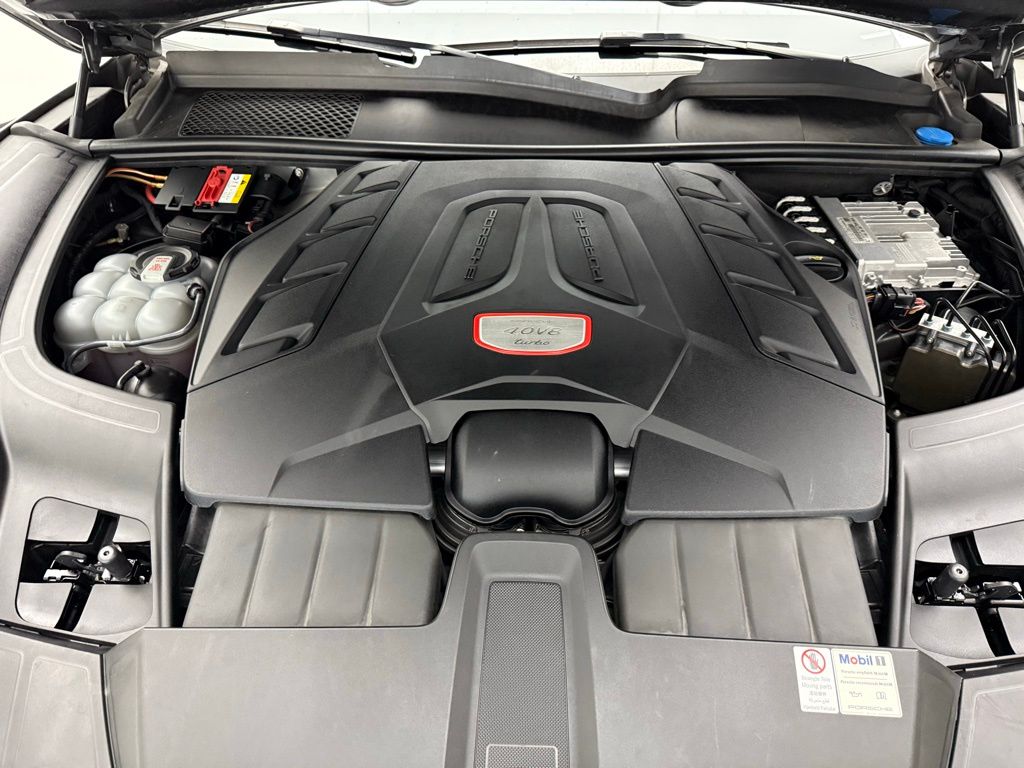 2021 Porsche Cayenne Turbo 29