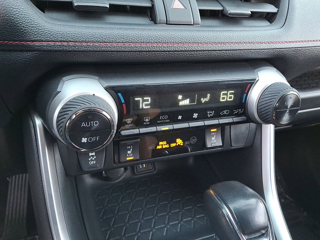 Thumbnail: 2024 Toyota RAV4 - 17