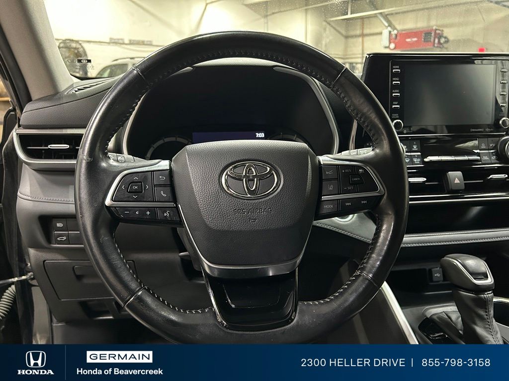 Used 2020 Black Toyota XLE image 16