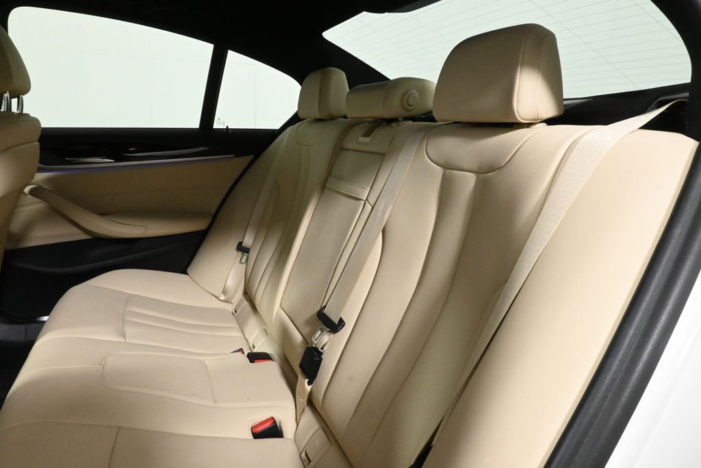 Thumbnail: 2020 BMW 5 Series - 5