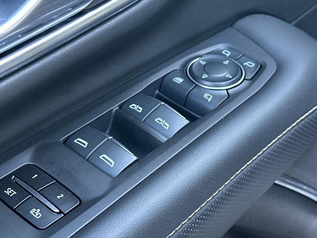 Thumbnail: 2024 Chevrolet Tahoe - 31