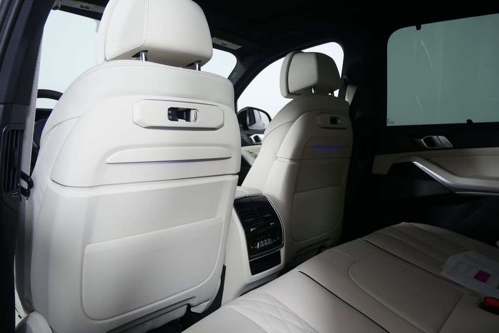 Thumbnail: 2026 BMW X5 - 17