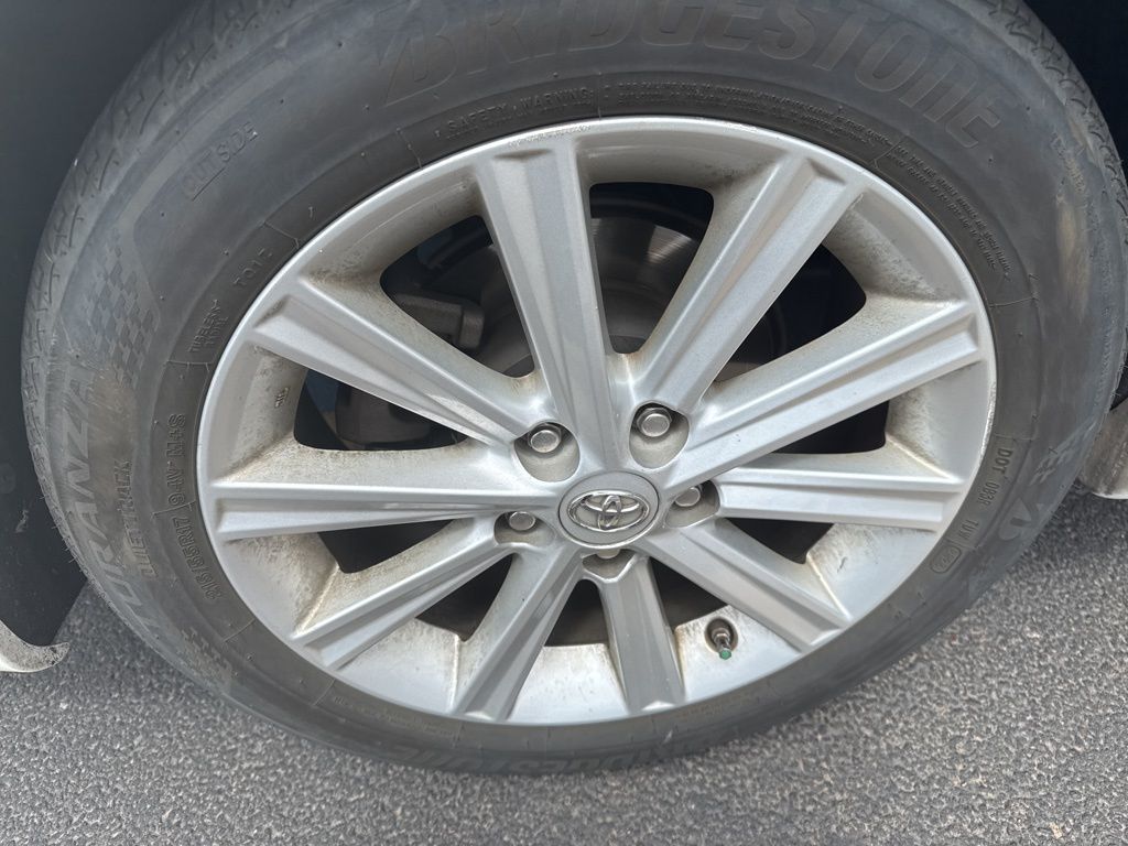 Thumbnail: 2013 Toyota Camry - 15