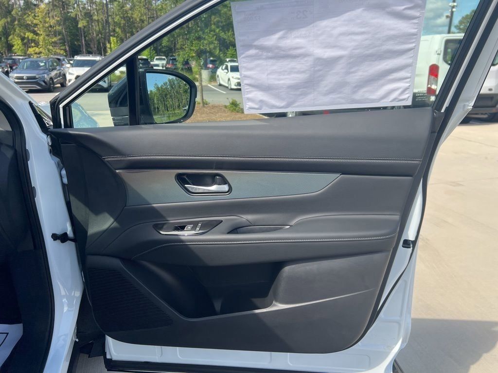 2025 Everest White Pearl Tricoat Nissan Murano SL AWD SUV