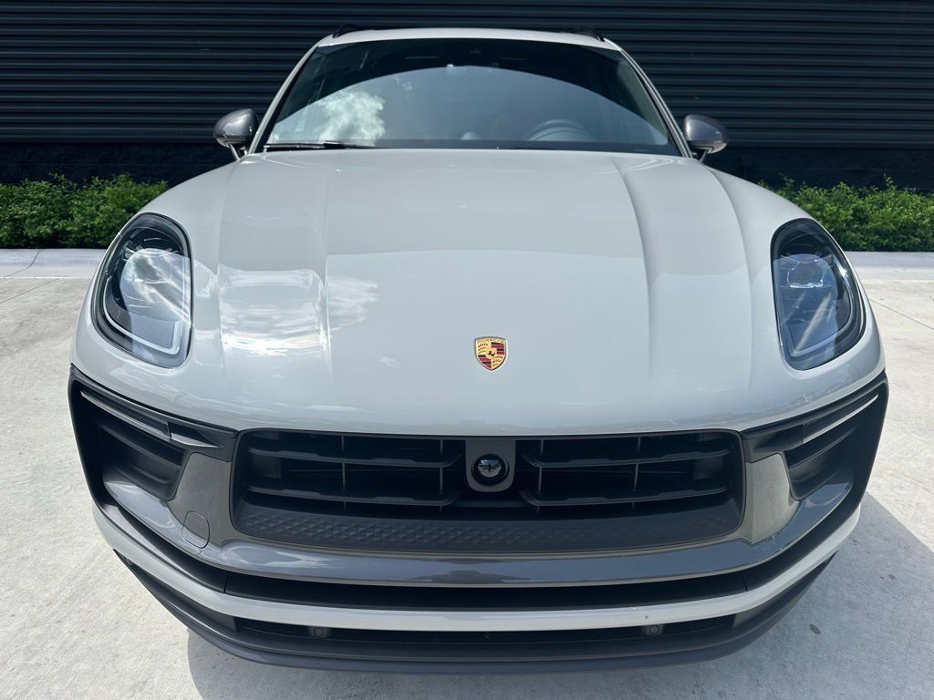 Thumbnail: 2025 Porsche Macan - 9