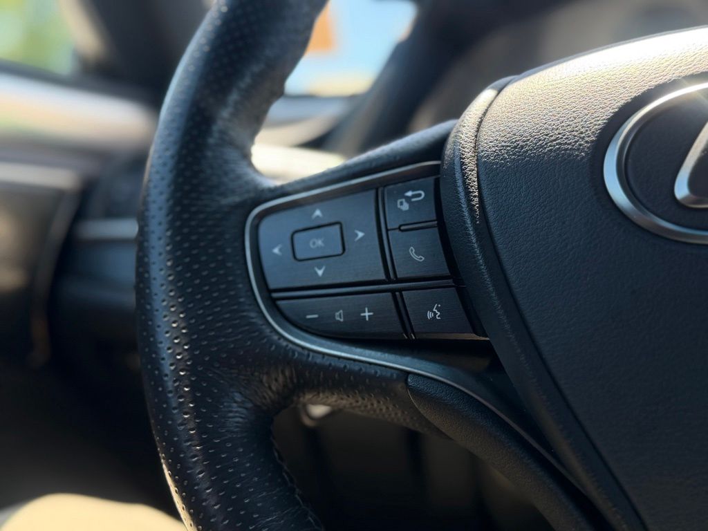 Used 2019 Lexus ES Sedan