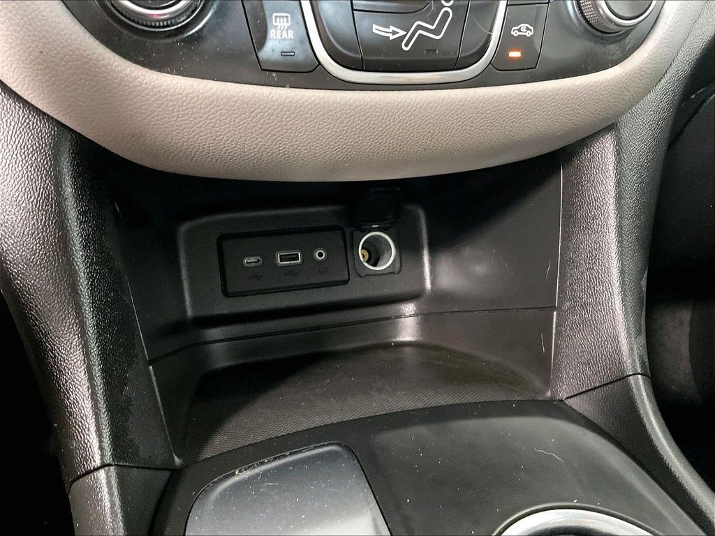 2019 Chevrolet Equinox — photo 27