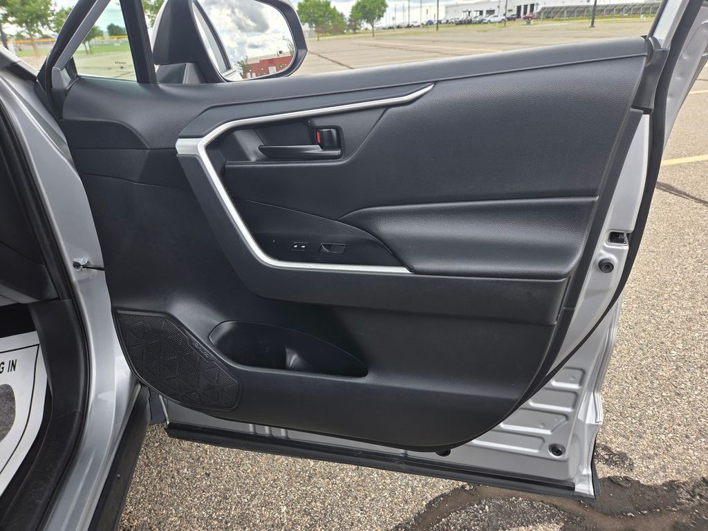 2019 Toyota RAV4 Hybrid LE