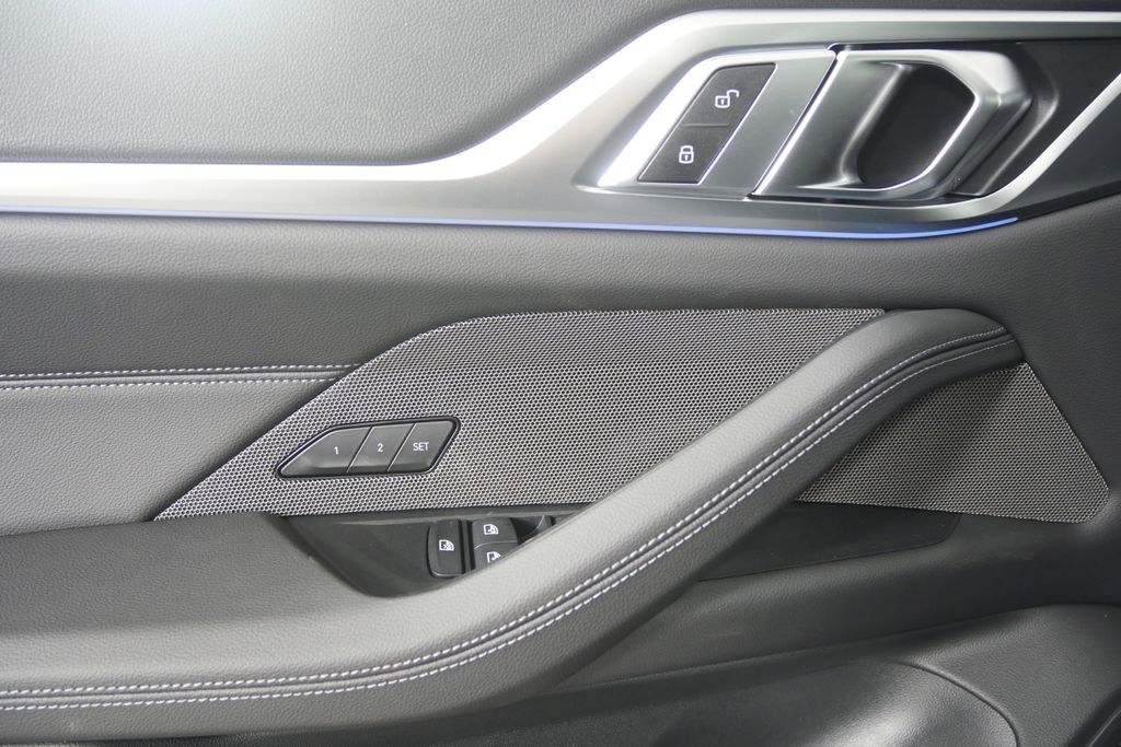 Thumbnail: 2026 BMW i4 - 8