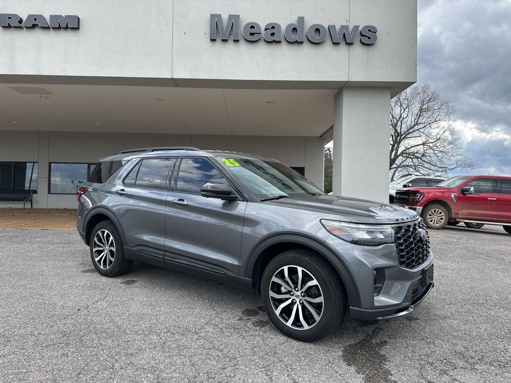 2025 Ford Explorer ST-Line AWD