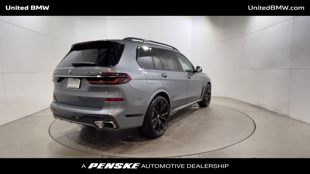 Thumbnail: 2024 BMW X7 - 8